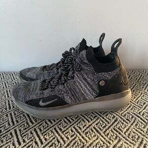 Nike Black and Gray Athletic Shoes Zoom KD 11 Size 8